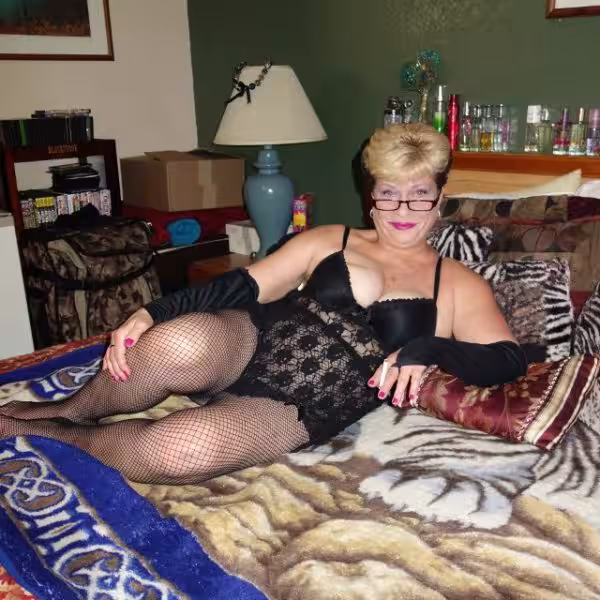 Escort Kim in Anaheim, CA