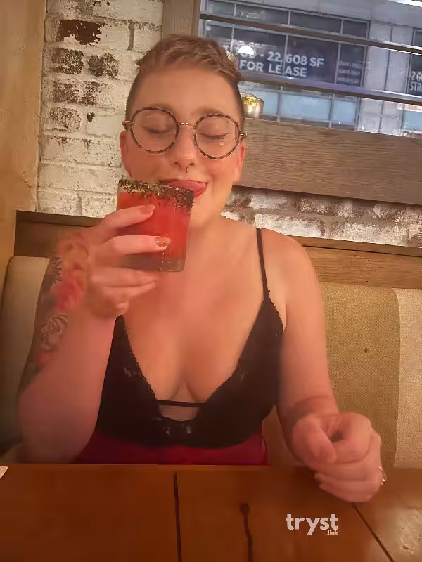 Escort Robyn in Boston, MA