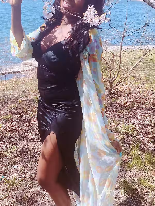 Escort/Massage Kavita Flowers in Chicago, IL