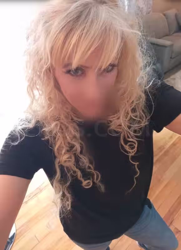 Escort Alma in Hartford, CT