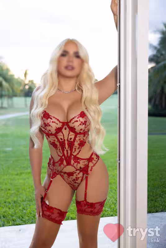 Escort Rafaella Capri in Hartford, CT