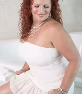 Escort/Massage Mature Bobbi in Long Island, NY