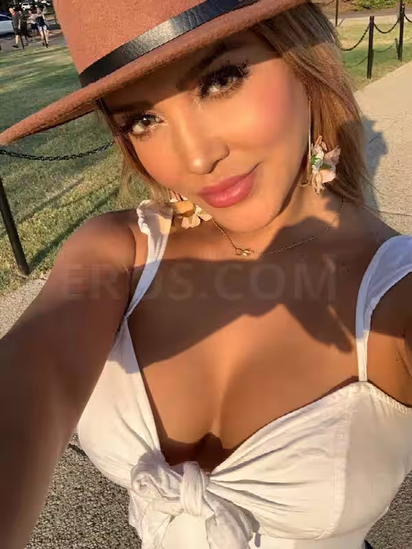 Escort Ariana Cruz in Miami, FL