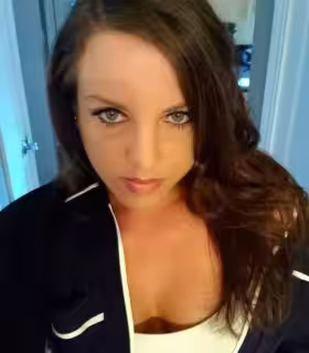 Escort Champagne in Milwaukee, WI