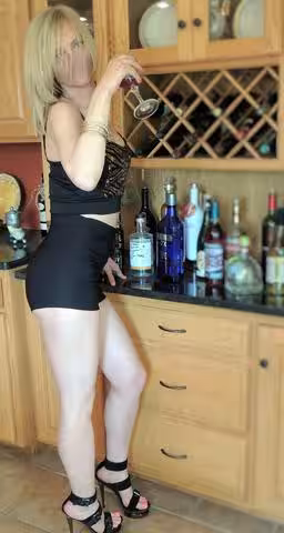 Escort Nina Banx in Minneapolis, MN