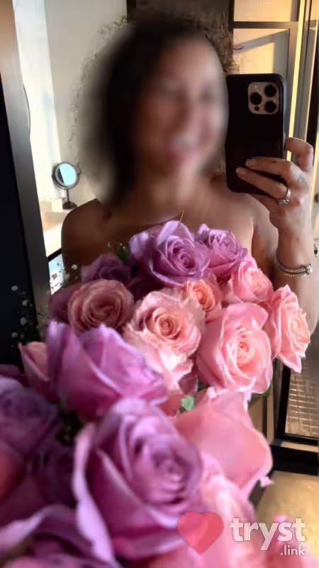 Escort Heather Riley in Naperville, IL