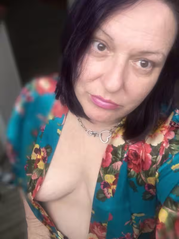 Escort Violet in National City, CA