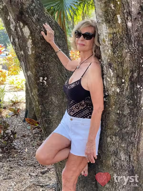 Escort/Massage Harla Quinn / Lexus in Orlando, FL