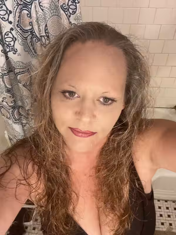 Escort Lindsey in Petersburg, VA