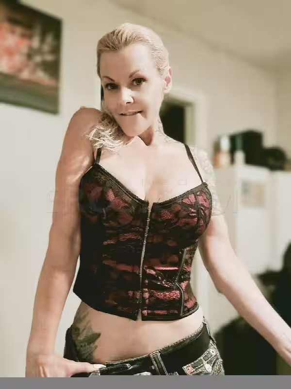 Escort/Massage/S&M Star / Candy in San Diego, CA