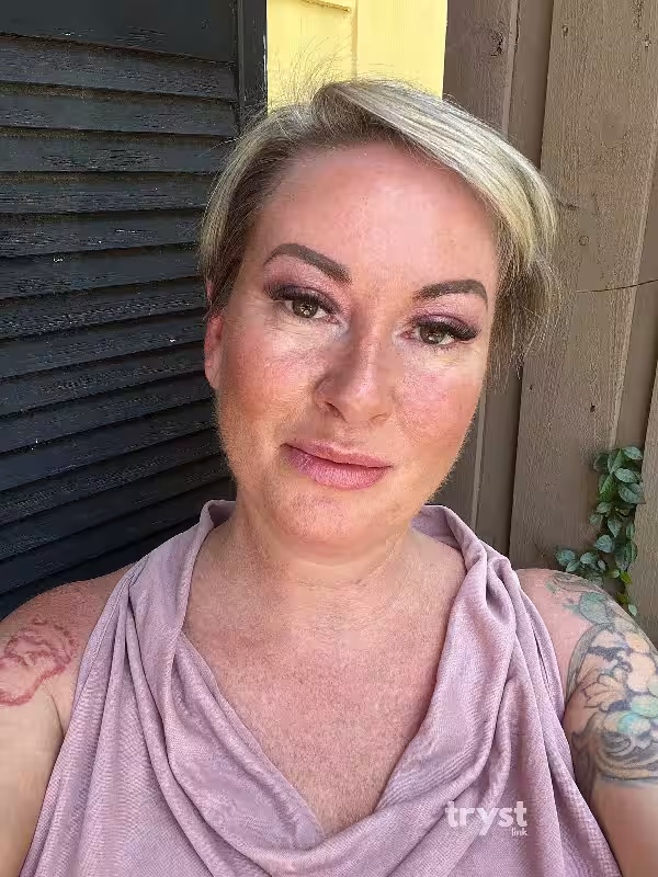 Escort Kelly French in Savannah, GA