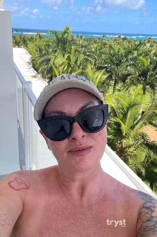 Escort Kelly French in Savannah, GA