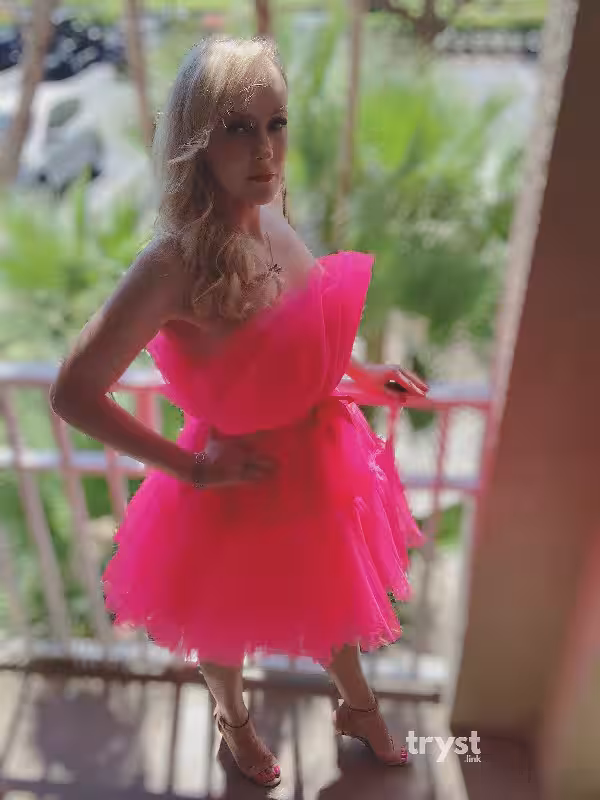 Escort Claire Carraway in Tampa, FL