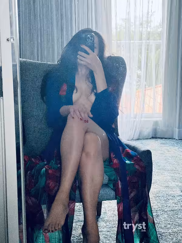 Massage Ellie in Tampa, FL